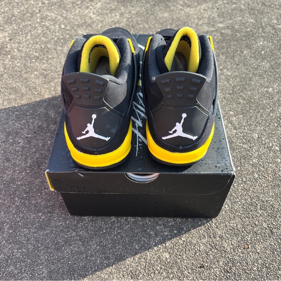 Nike Air Jordan 4 Retro GS Thunder - Black & Yellow New Size 5.5Y - Womens 7 - Picture 6 of 7